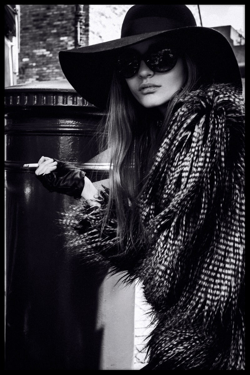 Vrouw die N02-items rookt